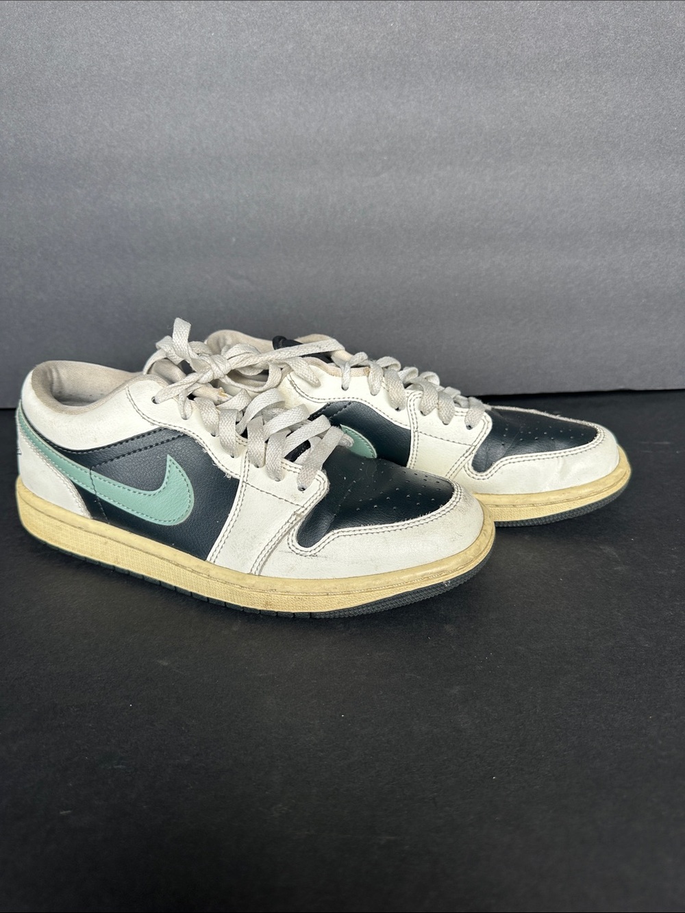 Nike air Jordan tennis shoes size 8.5 men’s